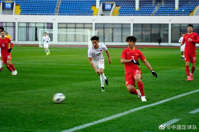 新加坡28预测-国足内部PK二番战 李金羽战队1球小胜陈洋战队